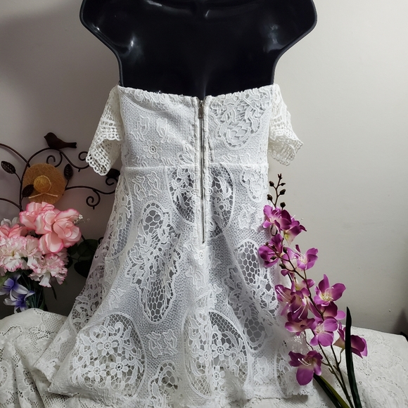 White Crochet Off-shoulder Dress - Picture 3 of 4